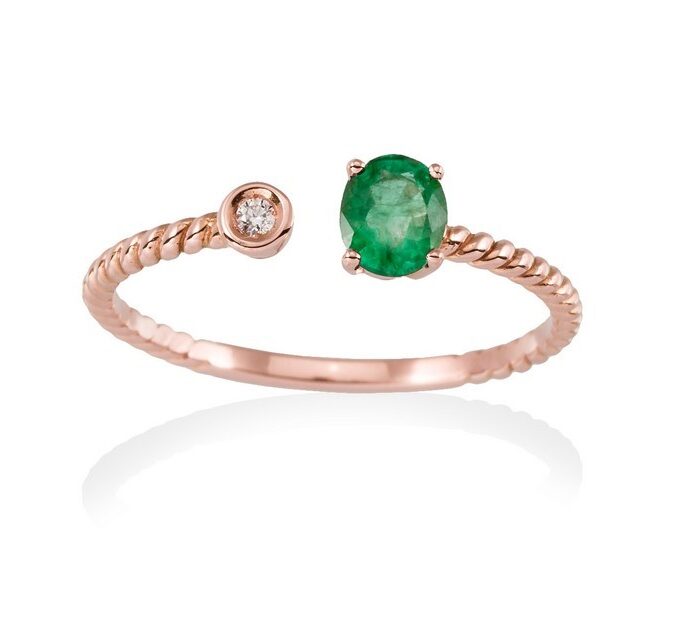 Anillo en Oro 18Kt. y diamantes